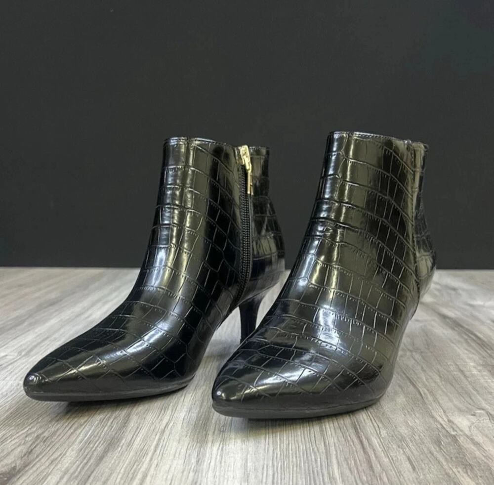Aerosoles Edith Ankle Booties Black Croco Zip Pointed Toe Womens Size 6 Shoe NEW
